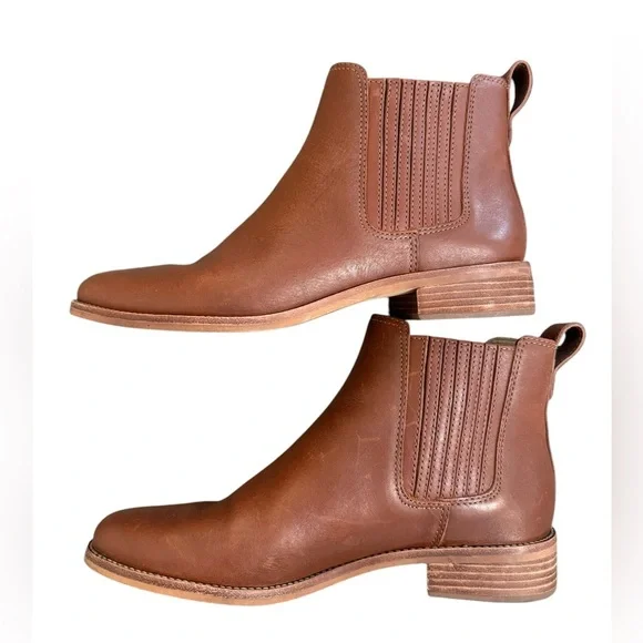 Madewell Flat Chelsea Boots in Leather J8295 - Picture 9 of 16